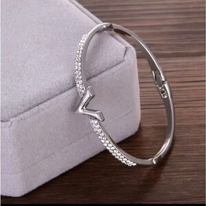 Silver Luxury Diamond Letter V Bangle Bracelet